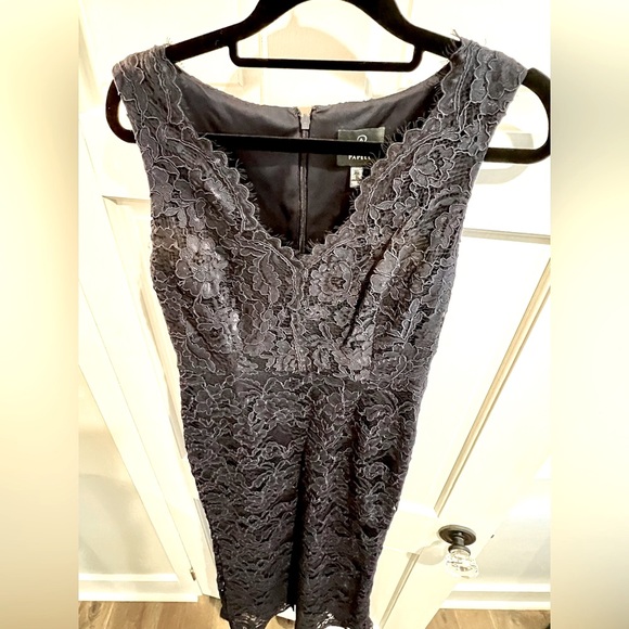 Adrianna Papell navy with lace sleeveless formal evening gown. Women size 8 - Picture 2 of 6